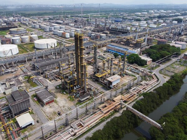 La producción de la brasileña Petrobras cayó en 2021 y volverá a caer en 2022 - MarketData