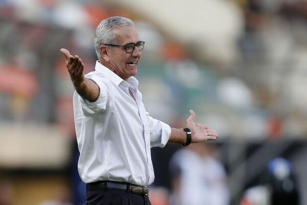 Gregorio Pérez será operado por segunda vez en Lima - Fútbol - ABC Color