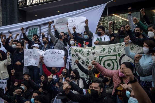 Gobierno mexicano suspende tomar el control de un centro educativo en huelga - MarketData