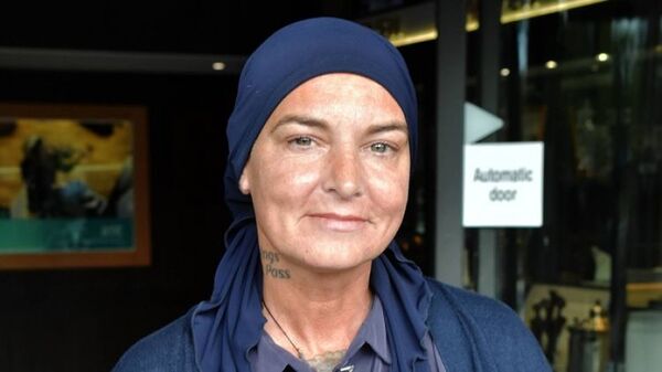 Tras la muerte de su hijo, hospitalizan a la cantante irlandesa Sinéad O’Connor