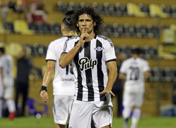 Blas Cáceres, presentado oficialmente en su nuevo equipo de Brasil