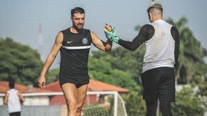 Olimpia triunfa en su primer ensayo