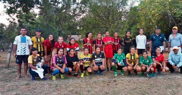 La Nación / Equipo femenino de fútbol necesita apoyo para torneo