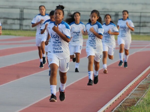 Sábado intenso para las Albirrojas - APF