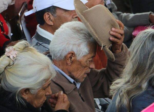 Crónica / Falsos gestores buscan joder a abuelitos, advierten desde Hacienda