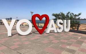 Crónica / Omano electrocutada por una columna en la Costanera