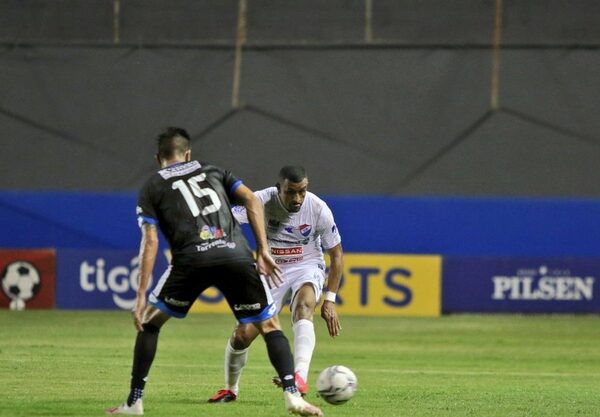 Farid Díaz anunció su retiro del fútbol profesional