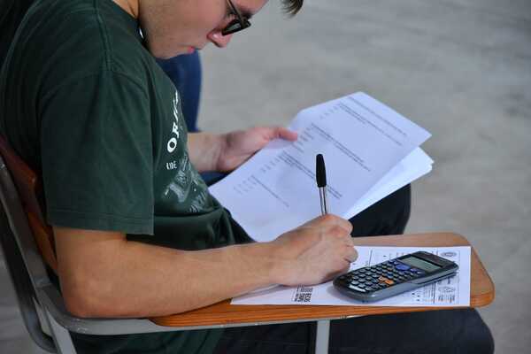 En seis años, BECAL benefició a más de 2.100 jóvenes para estudiar en el extranjero