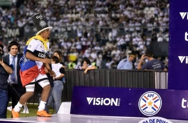 Diario HOY | El colombiano Díaz anuncia su retiro del fútbol