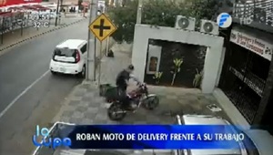 Delivery sufre robo de motocicleta frente a su trabajo
