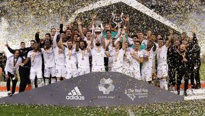 Benzema y Modric le dan la Supercopa de España al Real Madrid