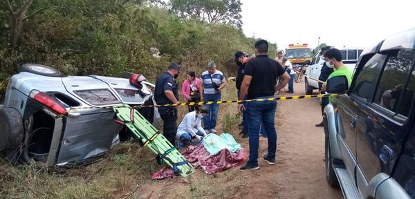 Joven pierde la vida tras vuelco de su camioneta - Nacionales - ABC Color