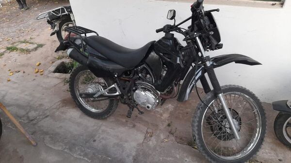 Detienen a adolescente de 14 años por el robo de una moto en Ypacaraí - Nacionales - ABC Color