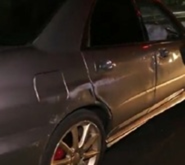 Conductor se distrae y vuelca en Villa Elisa - Paraguay.com