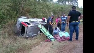 Vuelco de camioneta deja un muerto en Ñeembucú