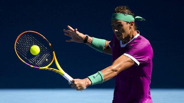 Nadal convence en su estreno en el Abierto de Australia