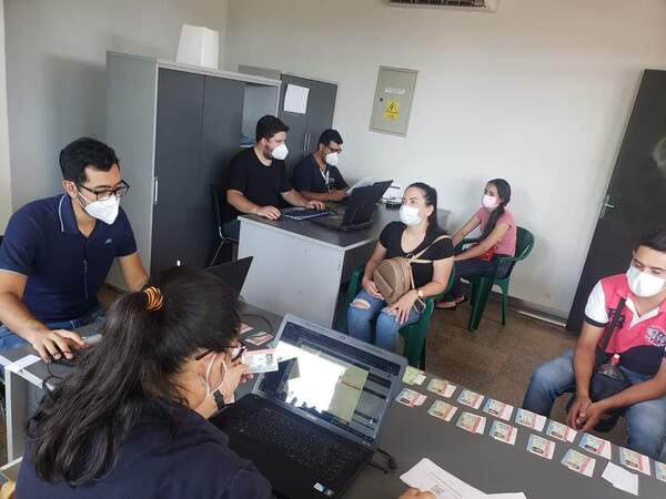 Ni la mitad de la población altoparanaense recibió la vacuna anticovid - La Clave