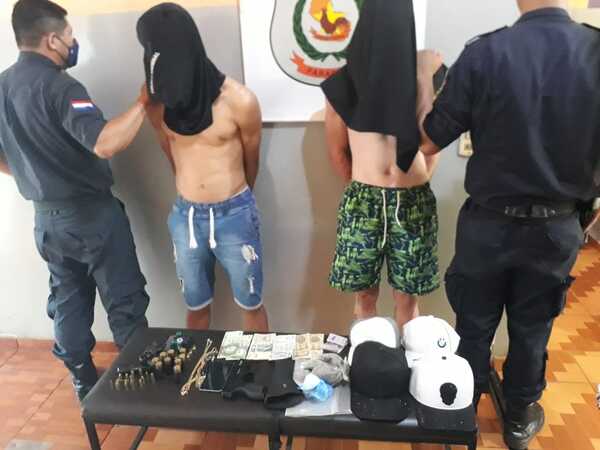 Atrapan a dos jóvenes que amenazaron de muerte a un mecánico en Santa Rita - La Clave