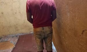 Borracho y celoso quemó cama, colchones de sus hijos y otras pertenencias de la casa