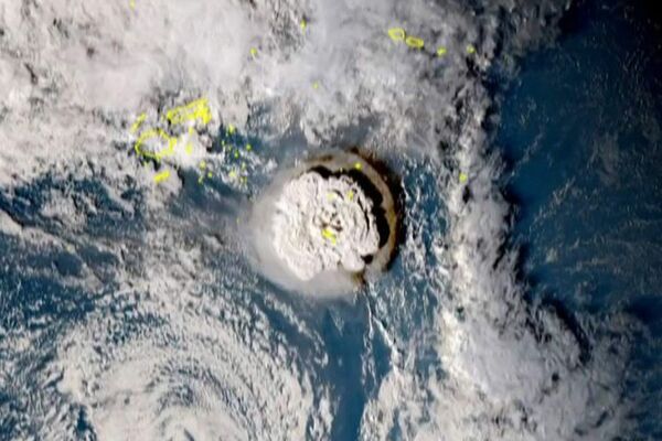 Aviones evalúan los daños causados por la erupción y el tsunami en Tonga - Mundo - ABC Color
