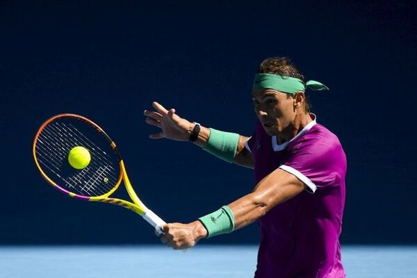 Nadal convence en su estreno en el Abierto de Australia