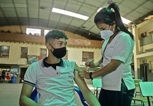 Anticovid: desde hoy adolescentes de 12 a 17 años podrán recibir la dosis de refuerzo | Lambaré Informativo