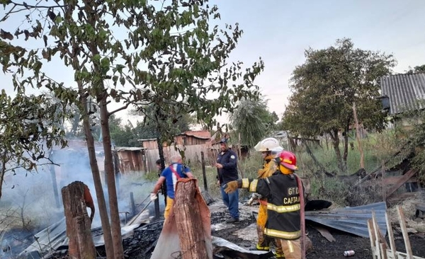 Diario HOY | Por no prestarle herramienta, hombre agredió a otro con machete y quemó su casa