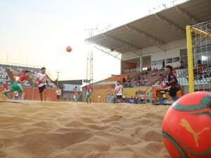 Se pone en marcha el torneo Sub 20 de fútbol playa - APF
