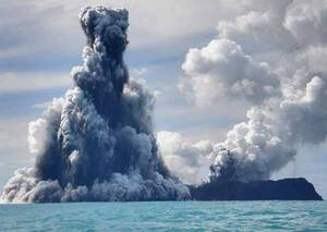 ERUPCIÓN DEL VOLCÁN DE TONGA, UNA DE LAS MÁS POTENTES EN TRES DÉCADAS - Itapúa Noticias
