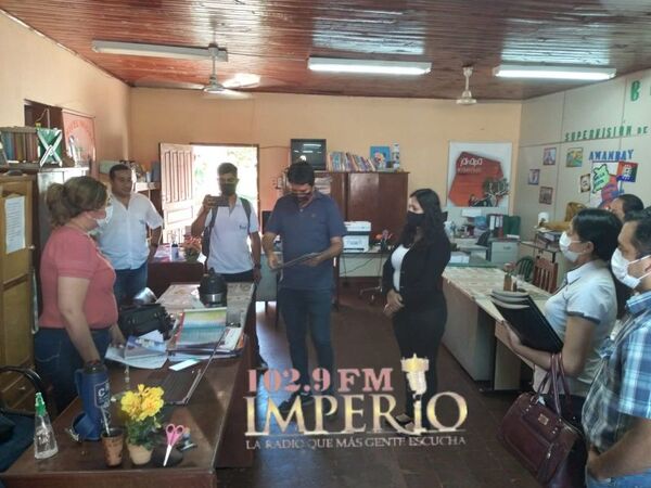 Presentan primeras firmas contra la ideología de género en la Dirección Departamental de Educación