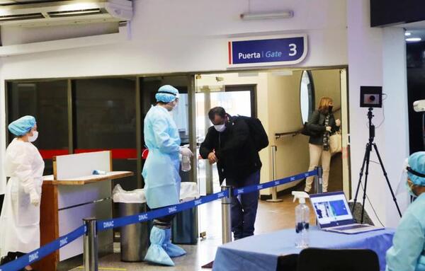 Migraciones rechazó el ingreso al país a nueve extranjeros no vacunados