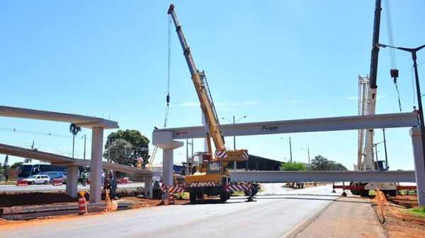 ITAIPU inicia montaje de vigas prefabricadas en pasarela peatonal elevada del Km 9 de CDE