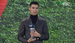 Diario HOY | Cristiano Ronaldo recibe premio especial por récord de goles con selecciones