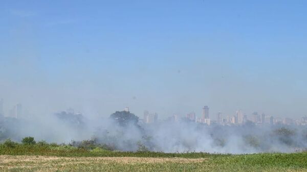 Focos de incendios provocados en Banco San Miguel siguen sin control - Nacionales - ABC Color