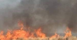 La Nación / Voraz incendio amenaza San Miguel y algunos pobladores ya son evacuados
