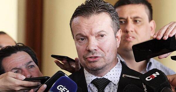 La Nación / Arregui deja relucir inexperiencia de Giuzzio como ministro de seguridad