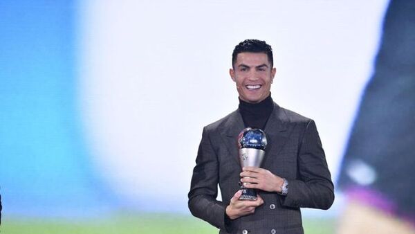 Cristiano Ronaldo recibe premio especial