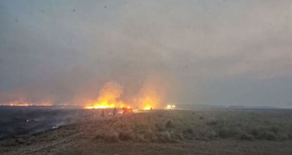 Bombero se descompensó tras combate contra incendio en San Miguel - Nacionales - ABC Color