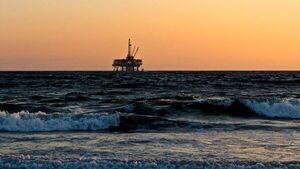 Derrame de petróleo en Perú tras erupción en Tonga