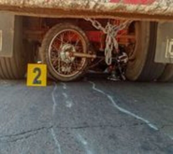 Joven motociclista muere en brutal choque en CDE - Paraguay.com