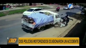 Policías motorizados en contramano ocasionan accidente en Limpio