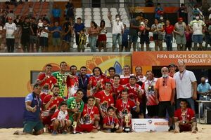 Arroyos y Estero: Campeón de Fútbol Playa - El Independiente