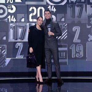 Con un look “total black” Georgina Rodríguez acompañó a Cristiano Ronaldo a la gala de los premios The Best - Gente - ABC Color