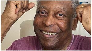 Pelé felicita a Putellas y Lewandowski
