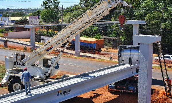 Inicia montaje de vigas prefabricadas en pasarela peatonal elevada del km 9 – Diario TNPRESS