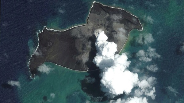 Confirman tres muertos y amplia destrucción en las islas de Tonga tras erupción volcánica
