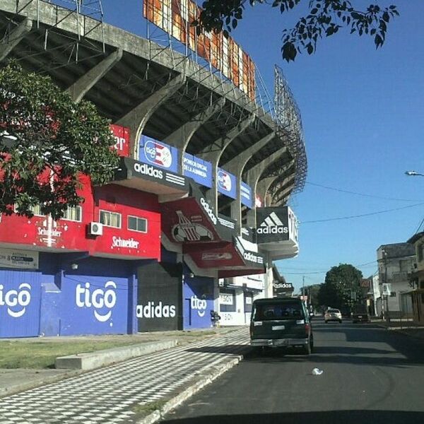 APF: Solo vacunados en estadios de fútbol