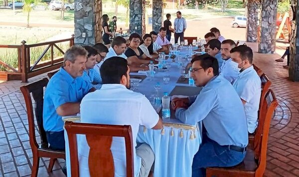 INTENDENTES COLORADOS SE MANTIENE DISTANTE
