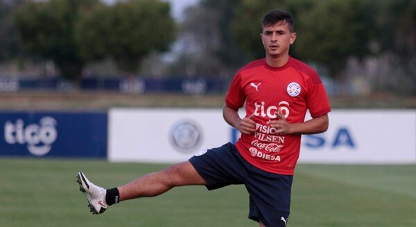 Andrés Cubas, desconvocado de la Albirroja por lesión