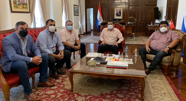 Gobernador de Caazapá se reúne con Hugo Velázquez - Noticiero Paraguay